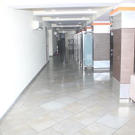 Hotel Western Court Boisar Екстериор снимка
