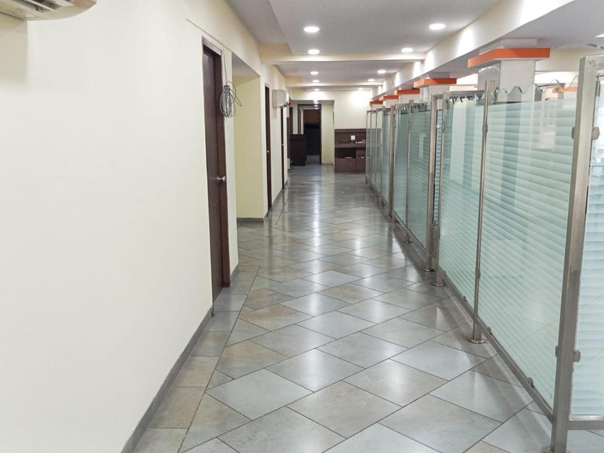 Hotel Western Court Boisar Екстериор снимка