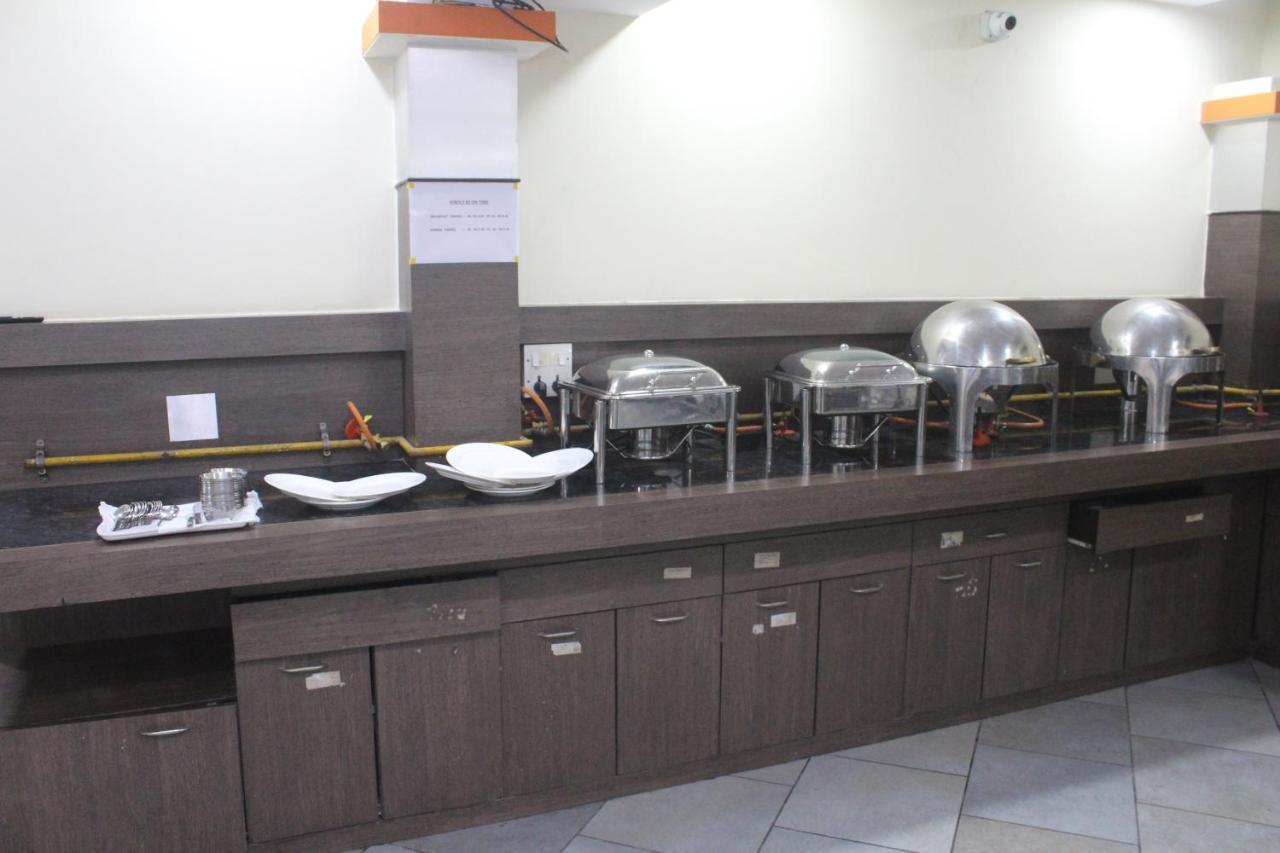 Hotel Western Court Boisar Екстериор снимка