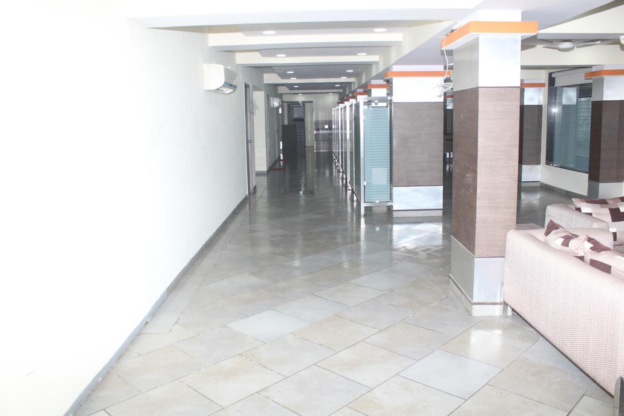 Hotel Western Court Boisar Екстериор снимка