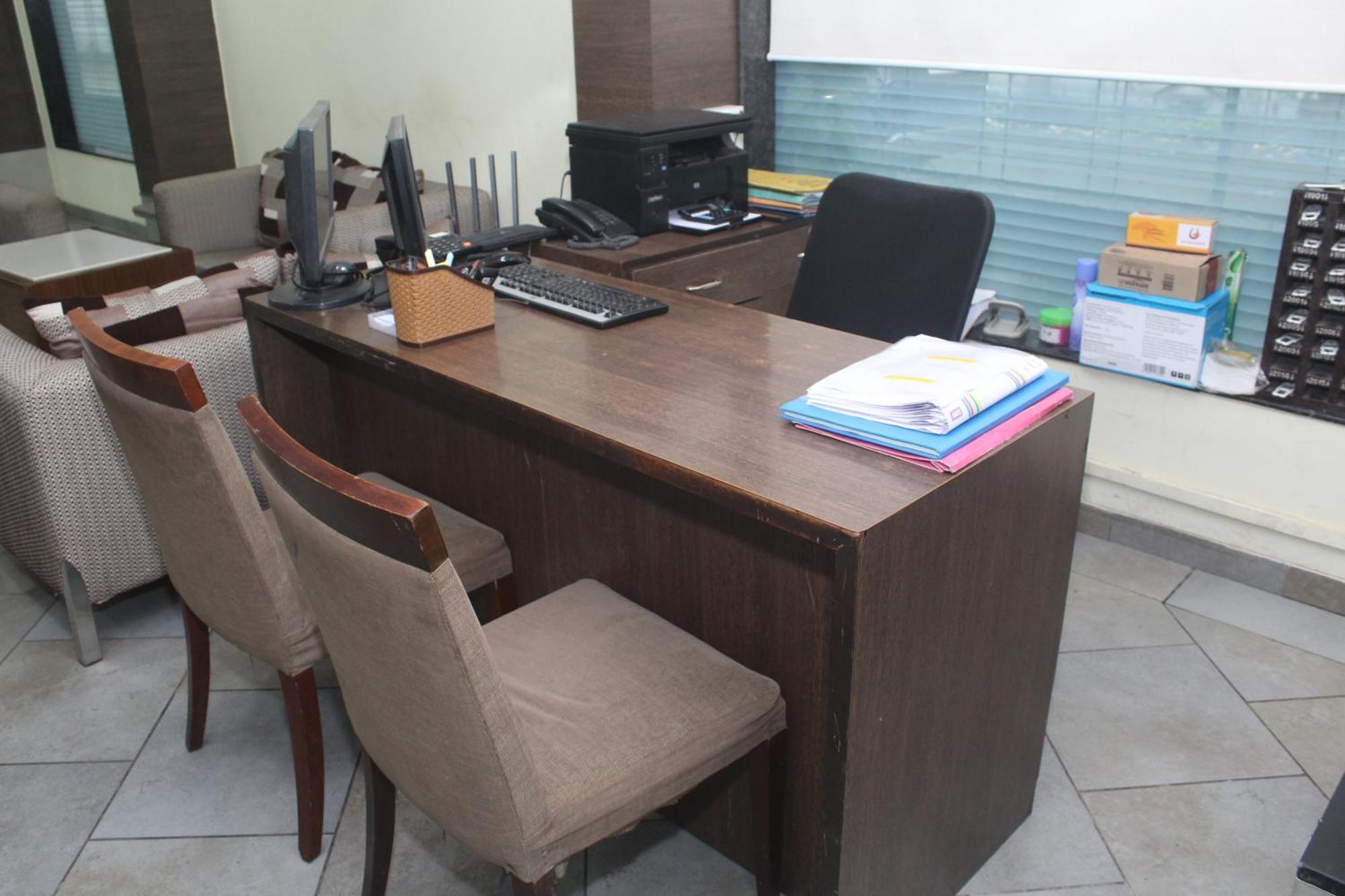 Hotel Western Court Boisar Екстериор снимка