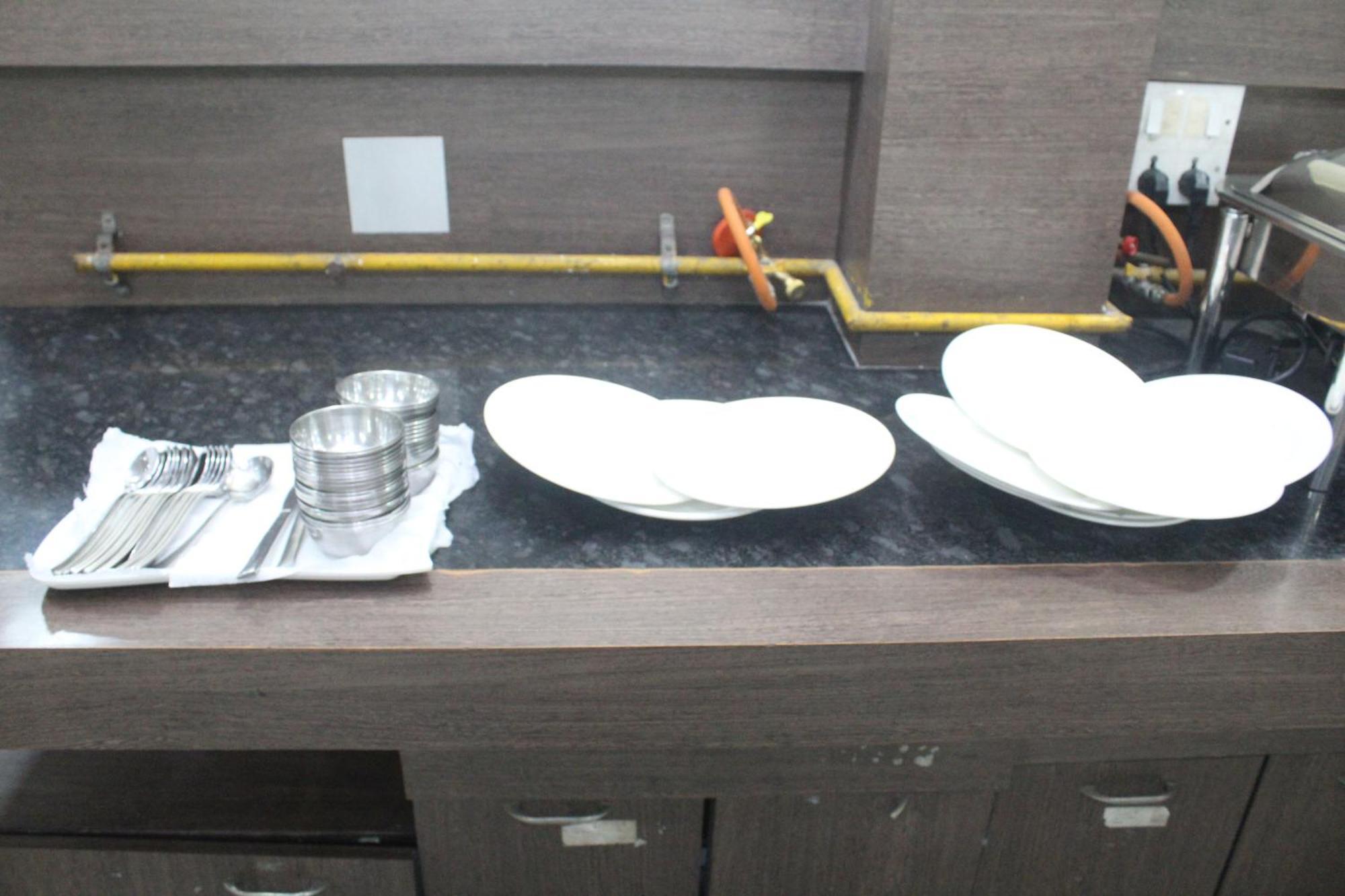 Hotel Western Court Boisar Екстериор снимка